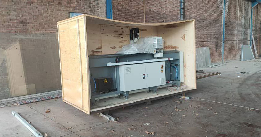 تخلیه دستگاه CNC سه متری در کارخانه آلوپن